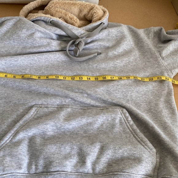 aerie Hoodie. Small. Fleece lined hood and front pocket. Gray - Picture 11 of 12